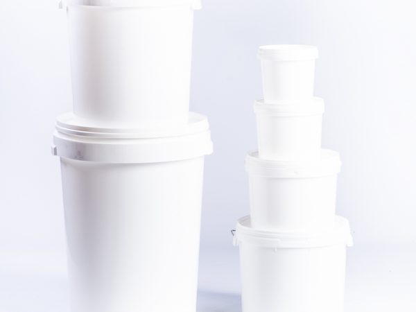 Seaux et bidons plastiques