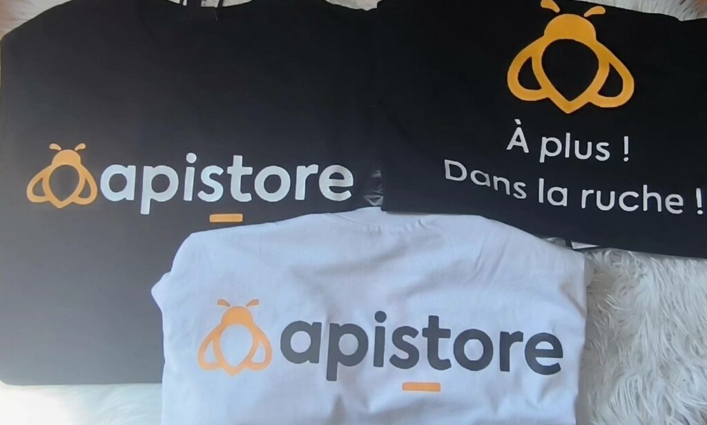 Merci à MoVinylPro pour nos t-shirts Apistore !