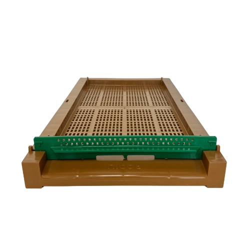 Entrée plastique verte Dadant 6 Nicot, 5.5mm Entrée plastique verte Dadant 6 Nicot, 5.5mm – Image 2